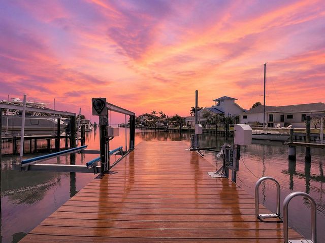 807 2ND AVENUE S, Tierra Verde, FL 33715