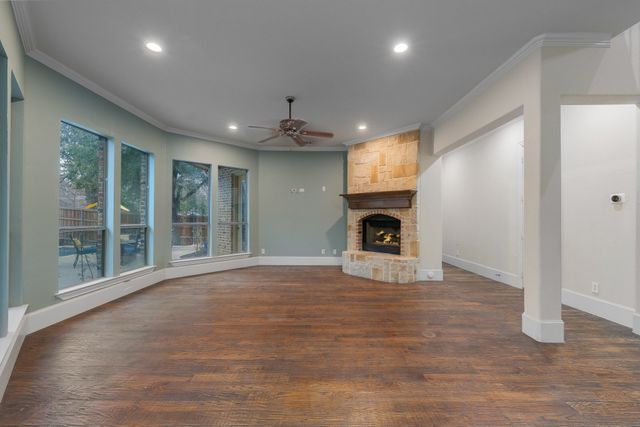 109 Meadowlands Drive, Denton, TX 76210