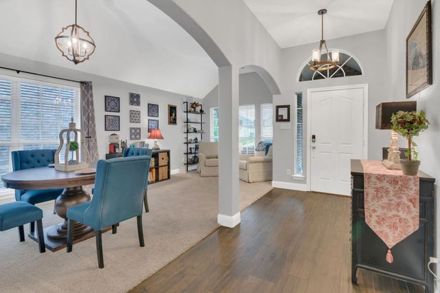 6504 Bluebird Drive, Arlington, TX 76001