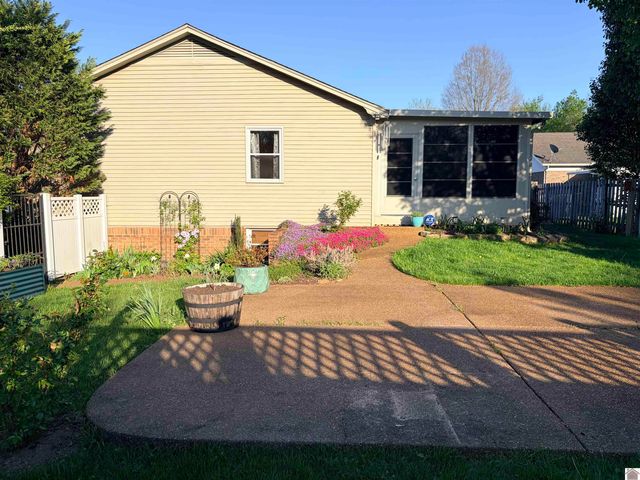 5204 Ogilvie Ave, Paducah, KY 42001