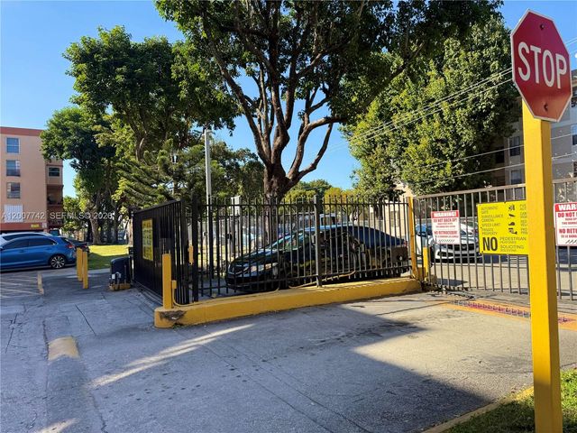 1850 W 56th St 2404, Hialeah, FL 33012