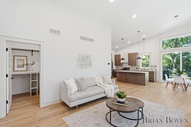 8410 Brower Avenue Ne, Courtland Twp, MI 49341