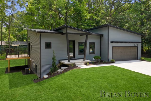 8410 Brower Avenue Ne, Courtland Twp, MI 49341