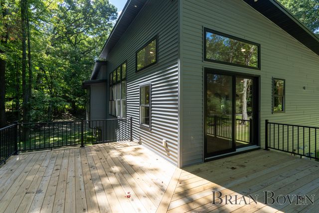 8410 Brower Avenue Ne, Courtland Twp, MI 49341