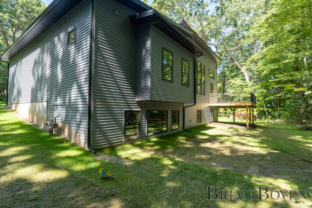 8410 Brower Avenue Ne, Courtland Twp, MI 49341