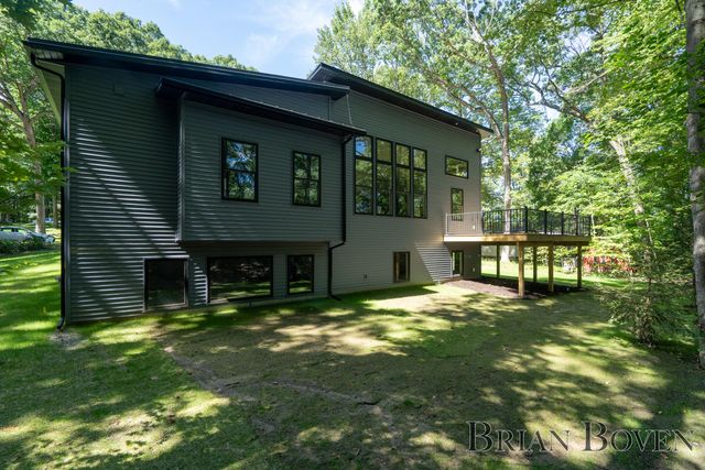 8410 Brower Avenue Ne, Courtland Twp, MI 49341