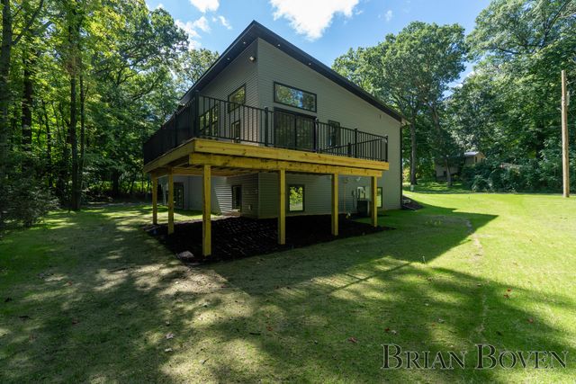 8410 Brower Avenue Ne, Courtland Twp, MI 49341