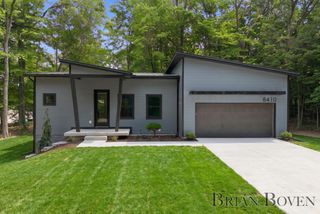 8410 Brower Avenue Ne, Courtland Twp, MI 49341