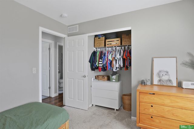 15462 Mormon Circle, Bennington, NE 68007