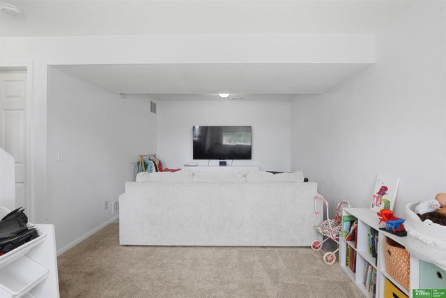 15462 Mormon Circle, Bennington, NE 68007