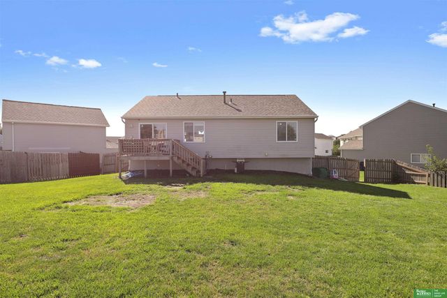15462 Mormon Circle, Bennington, NE 68007