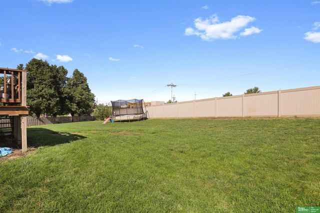 15462 Mormon Circle, Bennington, NE 68007