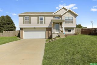 15462 Mormon Circle, Bennington, NE 68007