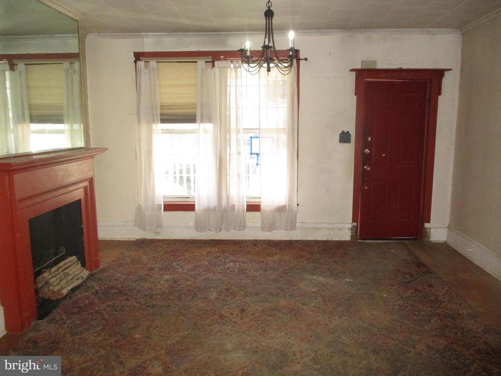142 SCHUYLKILL AVE, Shenandoah, PA 17976