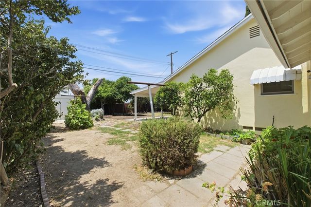 11251 Dronfield, Pacoima, CA 91331