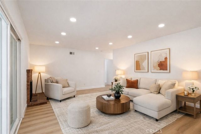 11251 Dronfield, Pacoima, CA 91331