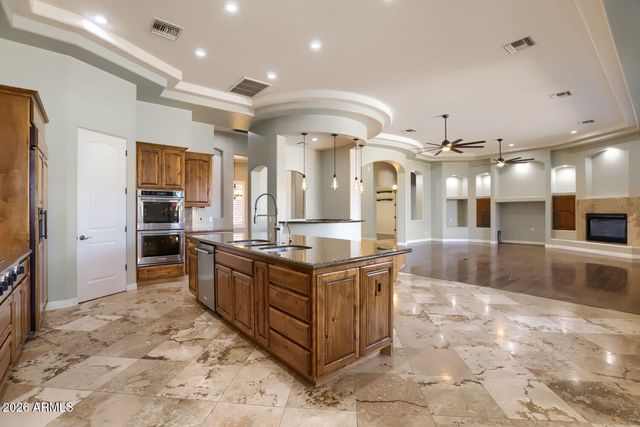 2726 E VIA DEL ARBOLES Street, Gilbert, AZ 85298