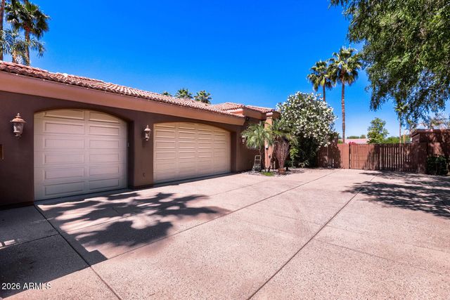 2726 E VIA DEL ARBOLES Street, Gilbert, AZ 85298