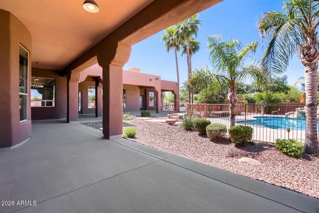2726 E VIA DEL ARBOLES Street, Gilbert, AZ 85298
