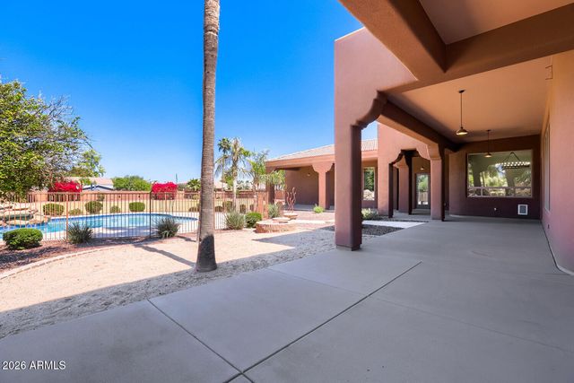 2726 E VIA DEL ARBOLES Street, Gilbert, AZ 85298