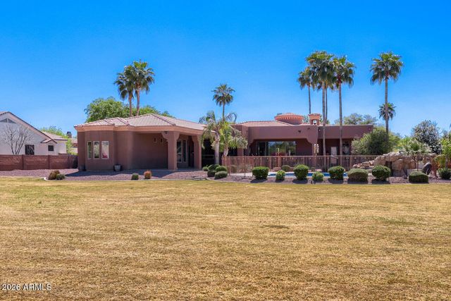 2726 E VIA DEL ARBOLES Street, Gilbert, AZ 85298