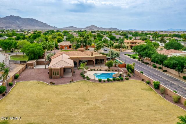 2726 E VIA DEL ARBOLES Street, Gilbert, AZ 85298