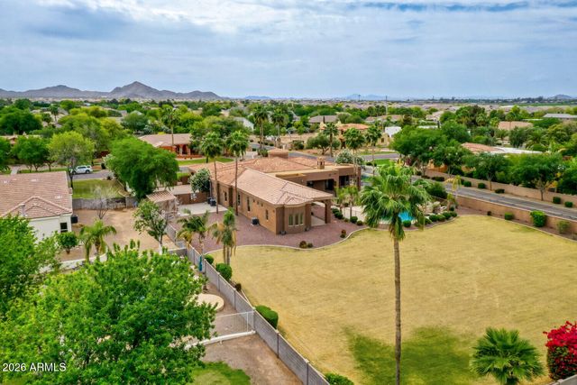 2726 E VIA DEL ARBOLES Street, Gilbert, AZ 85298