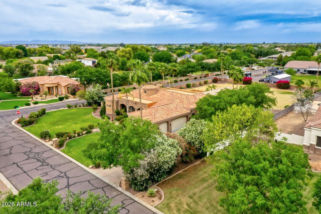 2726 E VIA DEL ARBOLES Street, Gilbert, AZ 85298