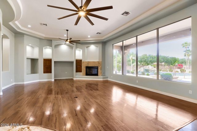 2726 E VIA DEL ARBOLES Street, Gilbert, AZ 85298