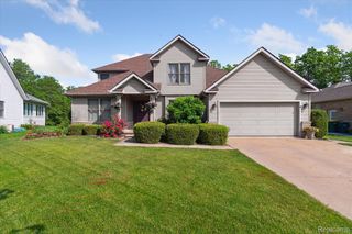 1453 Maplewood Drive, Saline, MI 48176