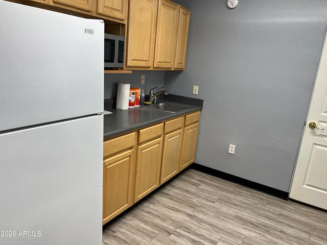 16448 N 40TH Street, Phoenix, AZ 85032