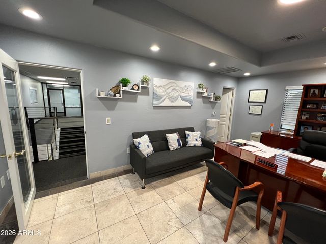 16448 N 40TH Street, Phoenix, AZ 85032
