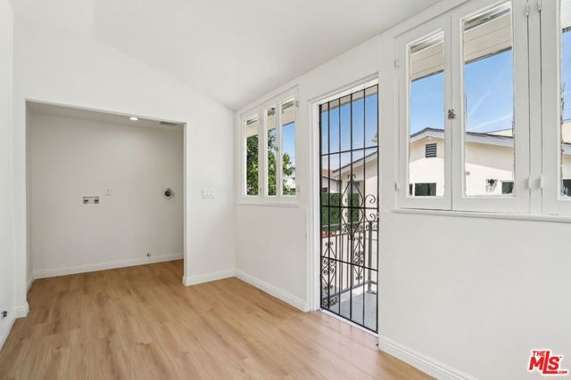 227 W 41st Street, Los Angeles, CA 90037