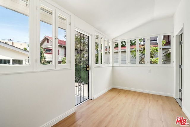 227 W 41st Street, Los Angeles, CA 90037