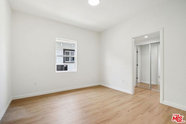 227 W 41st Street, Los Angeles, CA 90037