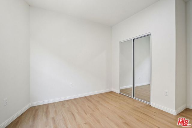 227 W 41st Street, Los Angeles, CA 90037