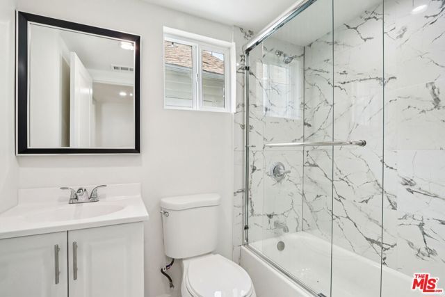 227 W 41st Street, Los Angeles, CA 90037