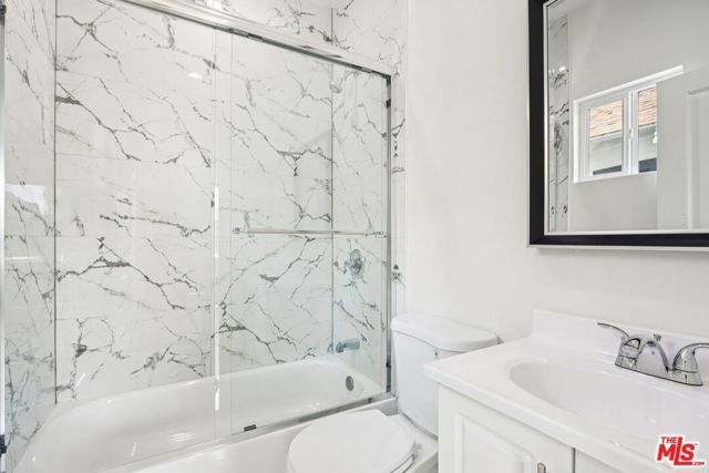 227 W 41st Street, Los Angeles, CA 90037