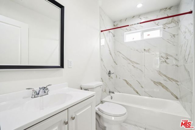 227 W 41st Street, Los Angeles, CA 90037