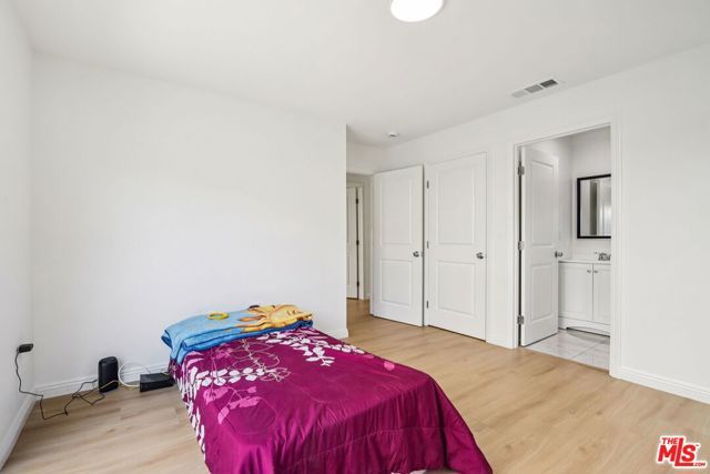 227 W 41st Street, Los Angeles, CA 90037