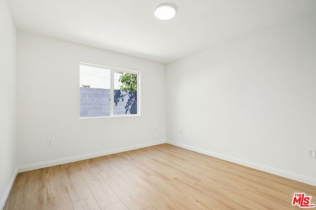 227 W 41st Street, Los Angeles, CA 90037