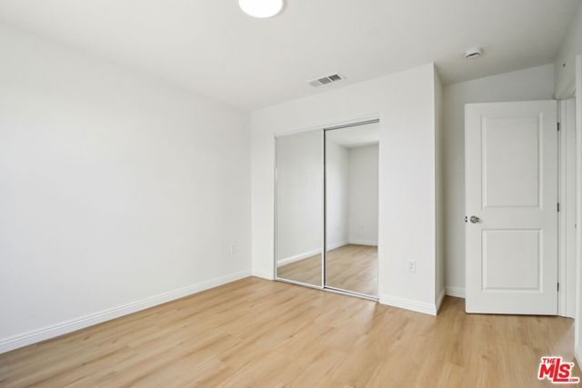 227 W 41st Street, Los Angeles, CA 90037