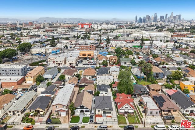 227 W 41st Street, Los Angeles, CA 90037