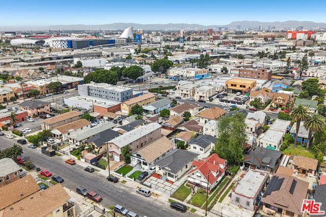 227 W 41st Street, Los Angeles, CA 90037