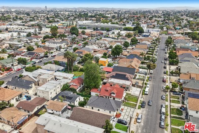 227 W 41st Street, Los Angeles, CA 90037