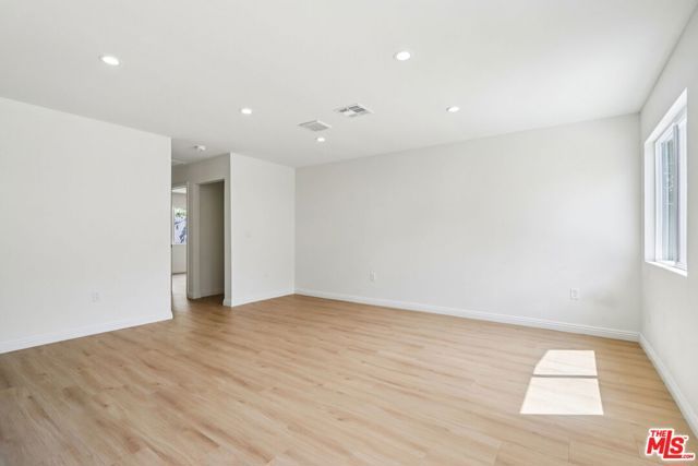 227 W 41st Street, Los Angeles, CA 90037