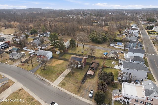 610 Center Avenue, Belford, NJ 07718