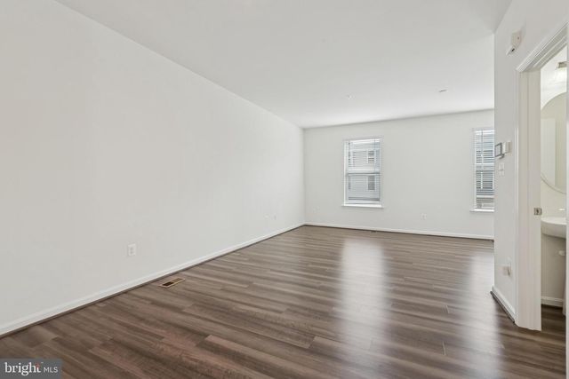 7831 WOLF RUN LN, Severn, MD 21144