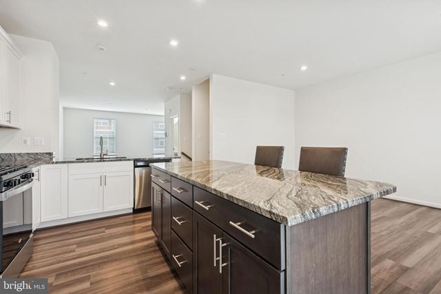 7831 WOLF RUN LN, Severn, MD 21144