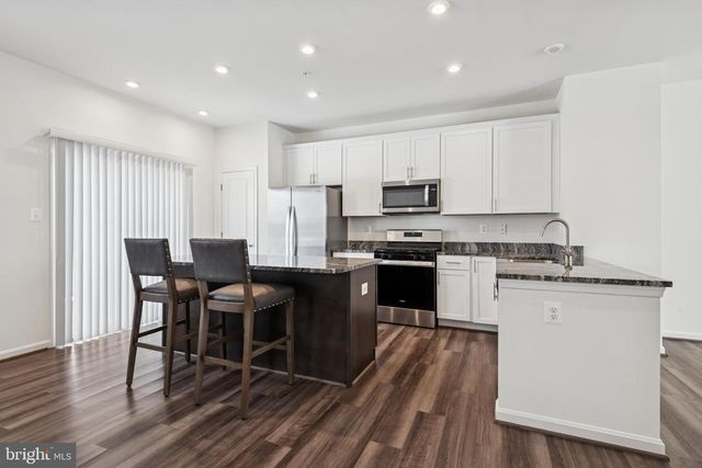 7831 WOLF RUN LN, Severn, MD 21144